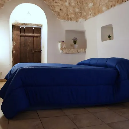 Trullo Monte Laureto * Putignano