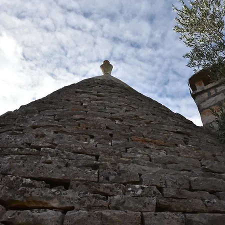Trullo Monte Laureto *