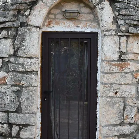 Trullo Monte Laureto * Putignano